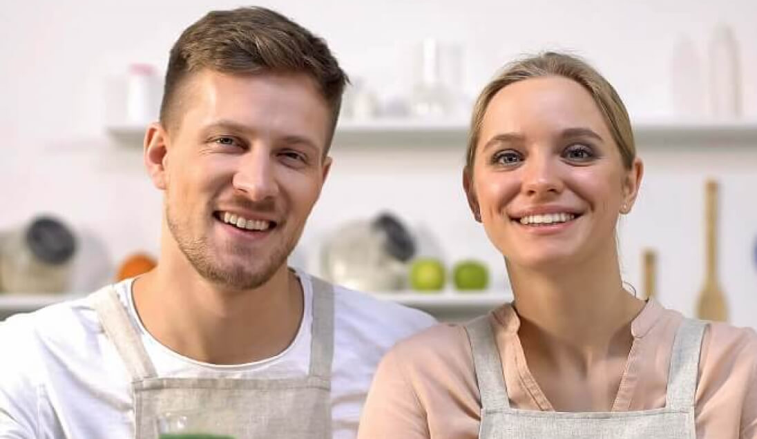 Couple drinking smoothies